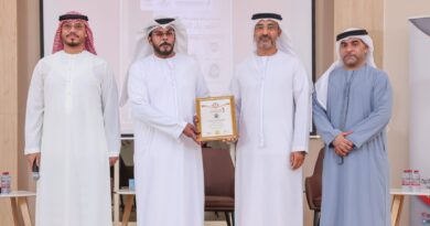 تكريم الدكتور  “خالد السلامي” في أمسية شعراء الهمم بالفجيرة