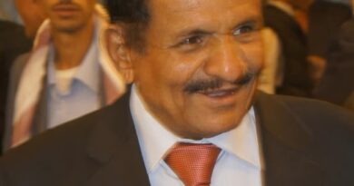 السلطة المحلية بمحافظة شبوة تنعي الشاعر و المناضل الكبير الشيخ  صالح عبد الله صائل