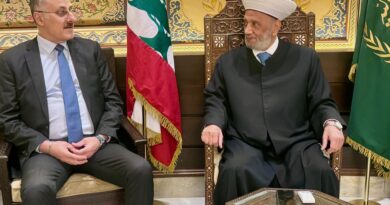 استقبل مفتي الجمهورية اللبنانية الشيخ عبد اللطيف دريان في دار الفتوى  النائب بلال عبد الله