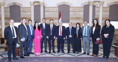رئيس مجلس الوزراء يستقبل وفد رابطة قدامى جامعة هارفارد في لبنان ويشيد بمبادرتهم لخدمة الوطن