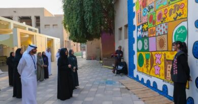 مريم عيد المنصوري تبرز إبداعها في أول مشاركة لها بمهرجان سكة للفنون بدبي