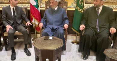 استقبل مفتي الجمهورية اللبنانية الشيخ عبد اللطيف دريان في دار الفتوى النائب أحمد الخير