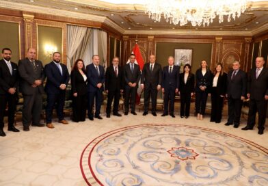 الرئيس عون استقبل اركان السفارة اللبنانية في الكويت واطلع منهم  على اوضاع الجالية اللبنانية فيها منوهاً بجهودهم لتفعيل العلاقات اللبنانية – الكويتية