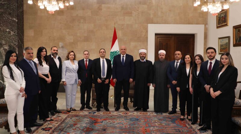 الرئيس عون استقبل النائب حيدر ناصر على رأس وفد: ثقافة المواطنة يجب ان تسود في لبنان وعلينا البناء على نجاح اللبنانيين في الخارج