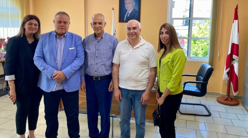 د. خالد مراد يستقبل الأستاذ وهيب سيقلي صاحب مدرسة غاردن سيتي
