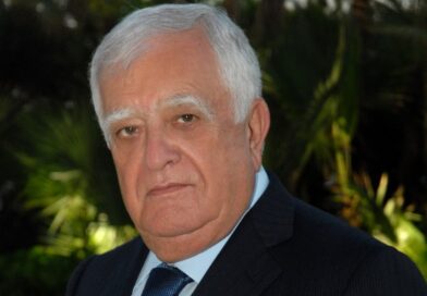 عدنان  القصار  رجلًا من  كبار رجالات لبنان