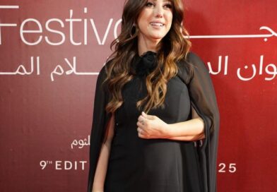 كندة. علوش تتسلم تكريمها من مهرجان اسوان الدولي لأفلام المرأة  كندة تدعو الجميع لزيارة اسوان و سعادتها بالتكريم