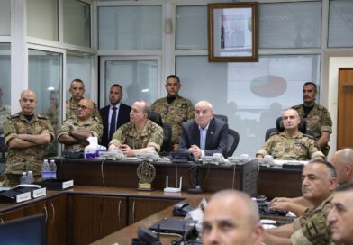 معالي وزير الدفاع من غرفة العمليات قيادة الجيش (معالي وزير الدفاع من غرفة عمليات قيادة الجيش)