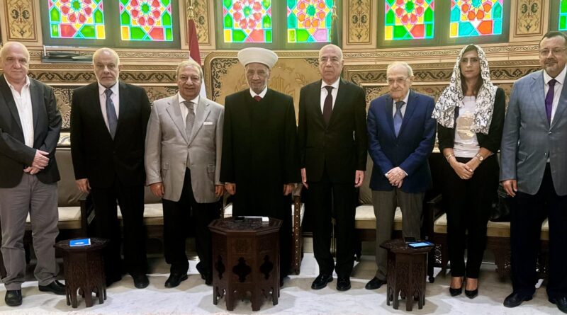 استقبل مفتي الجمهورية اللبنانية الشيخ عبد اللطيف دريان في دار الفتوى وفد نقابة الصحافة اللبنانية