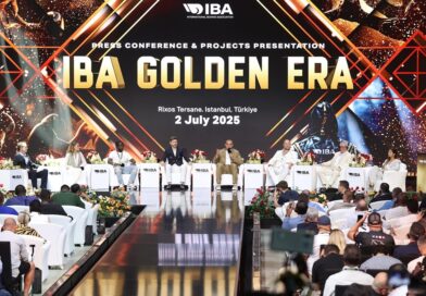 رئيس الاتحاد الدولي للملاكمة عمر كريمليف ينضم إلى ترنس كروفود وتايسون فيوري للإعلان عن انطلاق العصر الذهبي للاتحاد